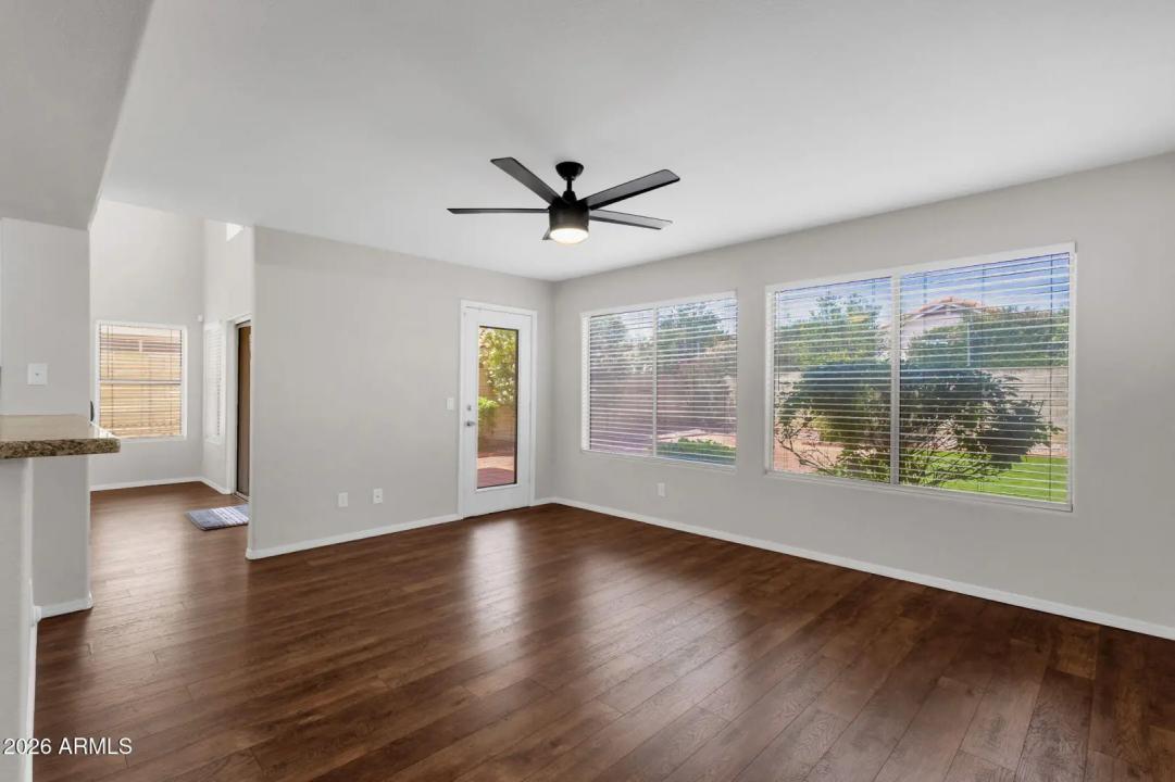 Real Estate Picture 8