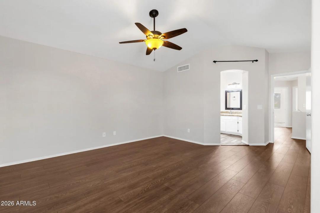 Real Estate Picture 20