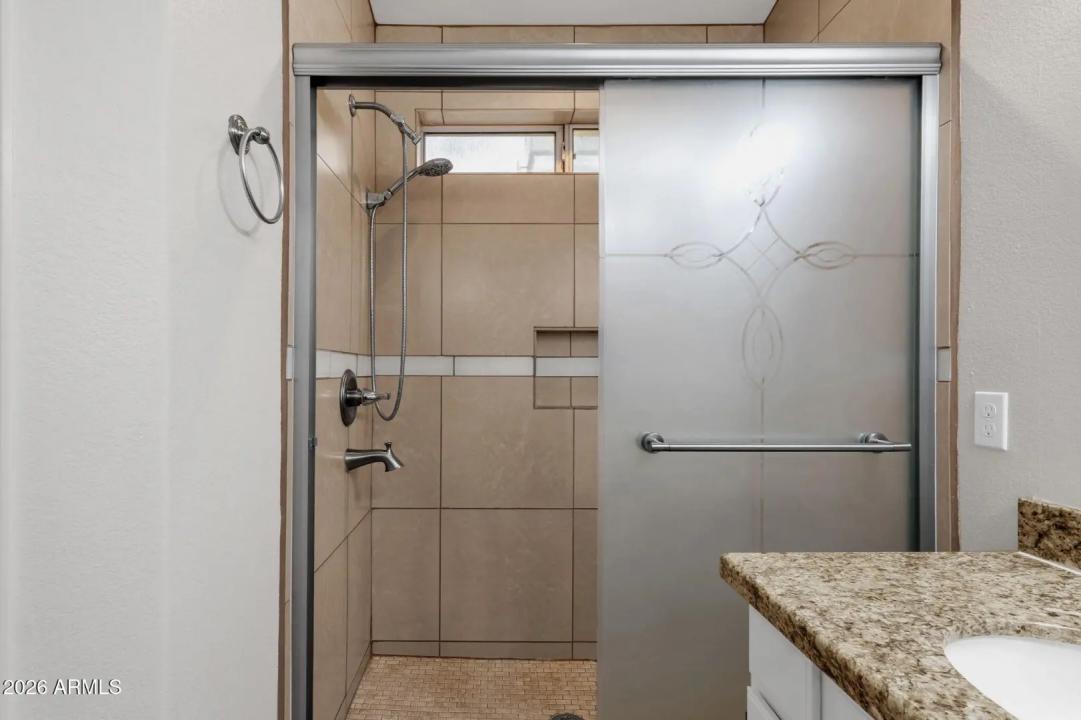 Real Estate Picture 22