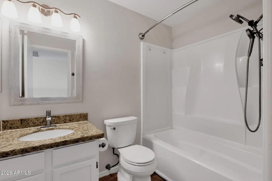 Real Estate Picture 24