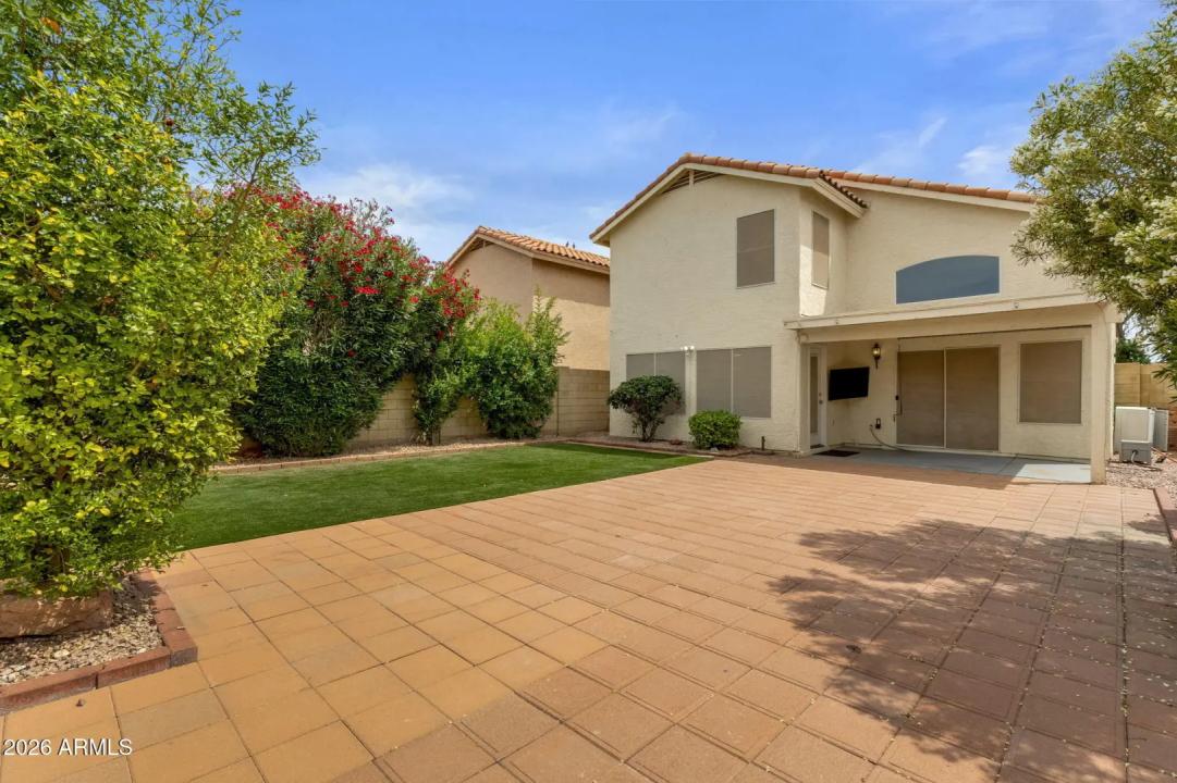 1210 E HELENA Drive Phoenix AZ 85022