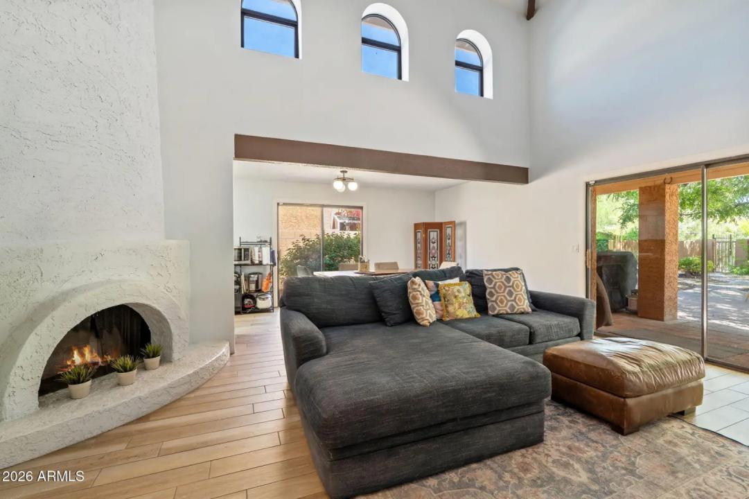 Real Estate Picture 4