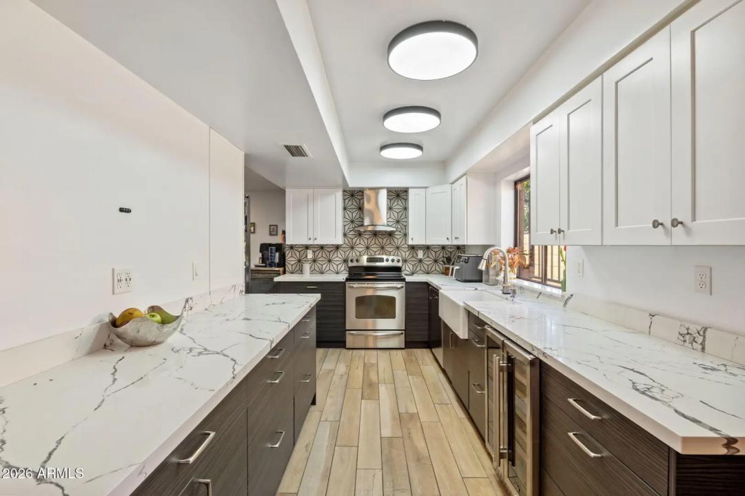 Real Estate Picture 7