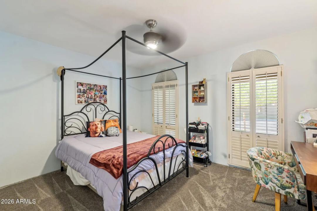 Real Estate Picture 12