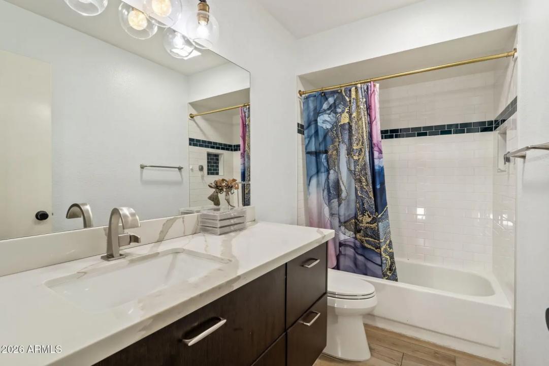 Real Estate Picture 13