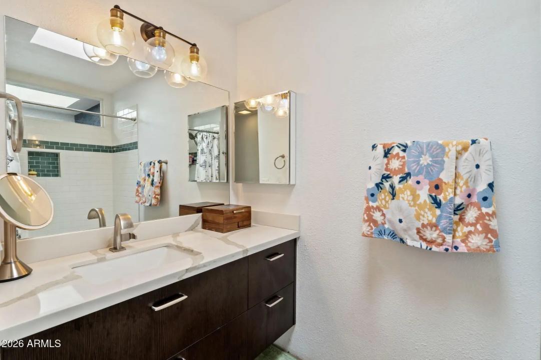 Real Estate Picture 19