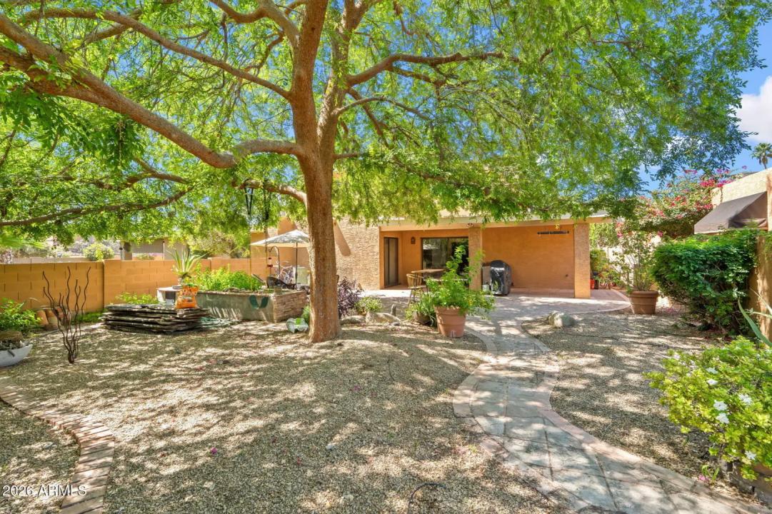 Real Estate Picture 23