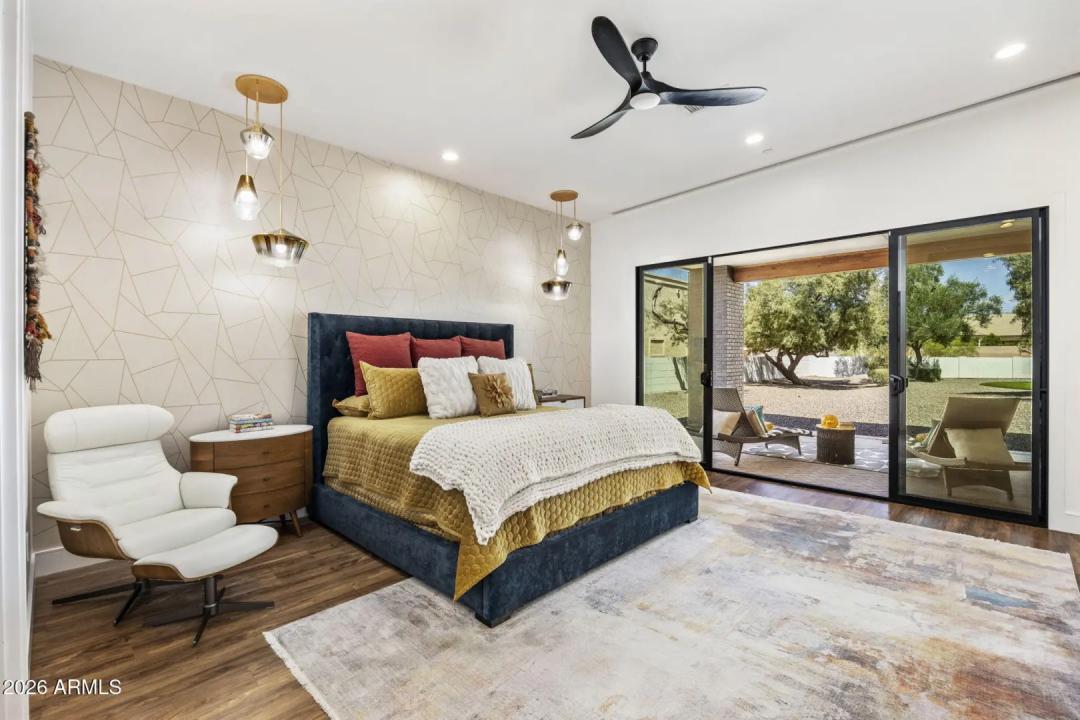 Real Estate Picture 17