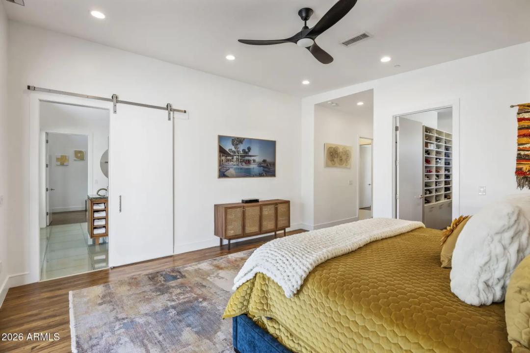 Real Estate Picture 18