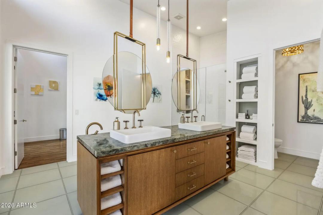 Real Estate Picture 19