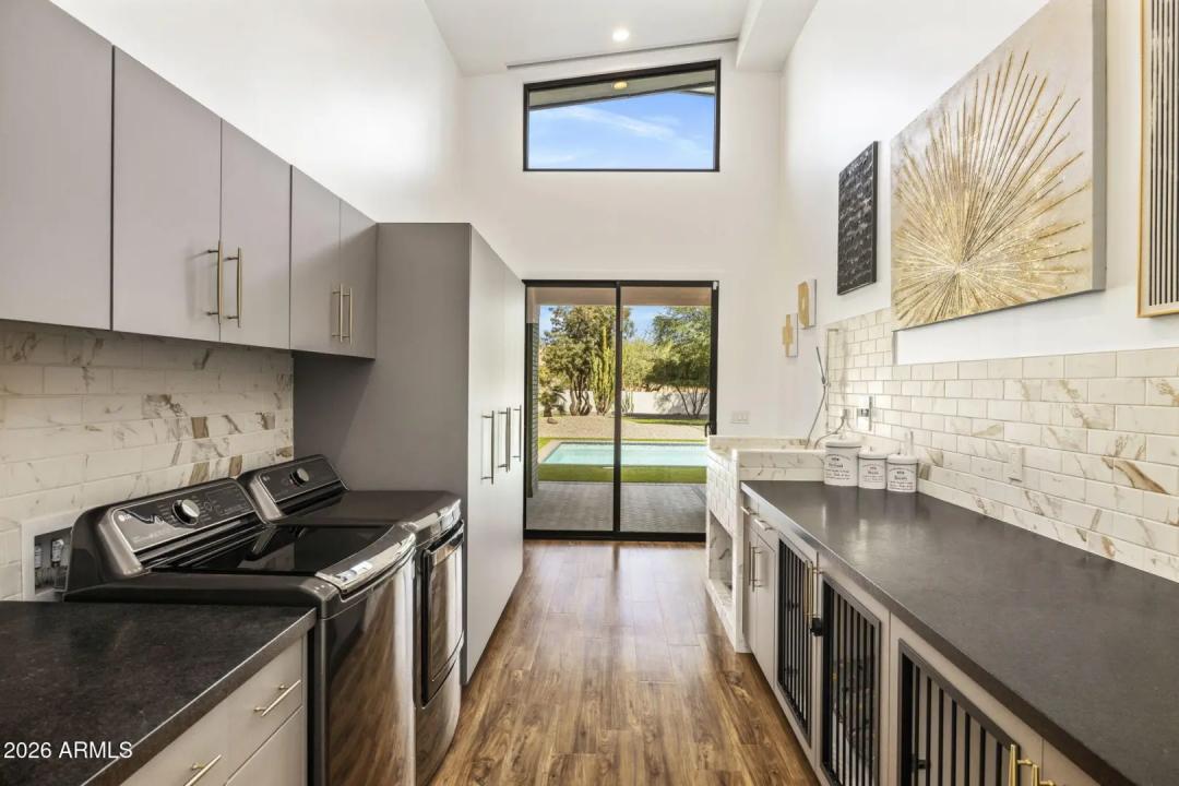 Real Estate Picture 22