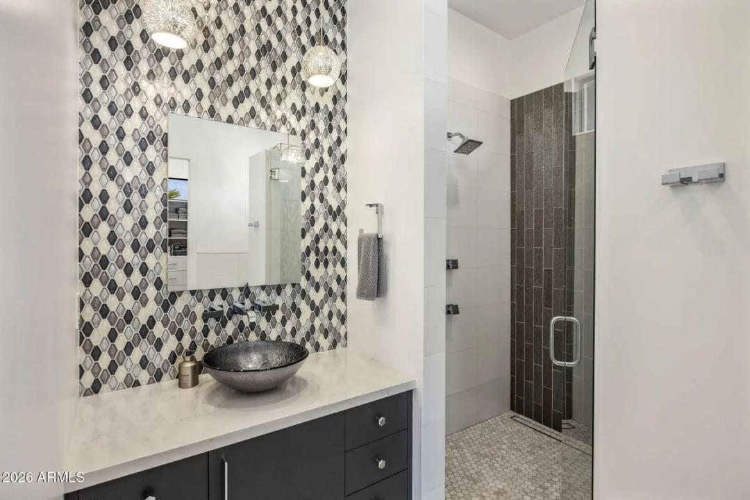Real Estate Picture 27