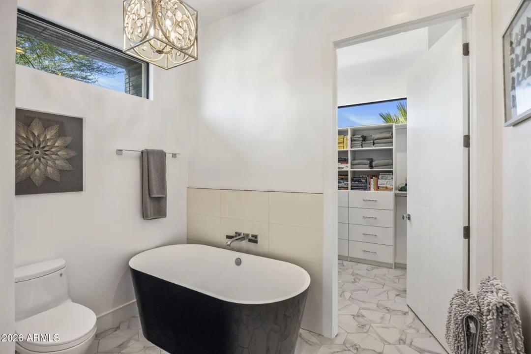 Real Estate Picture 28
