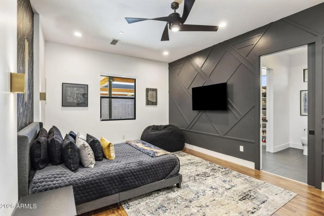 Real Estate Picture 30