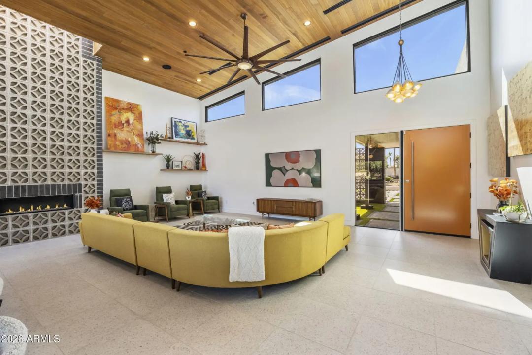 Real Estate Picture 7