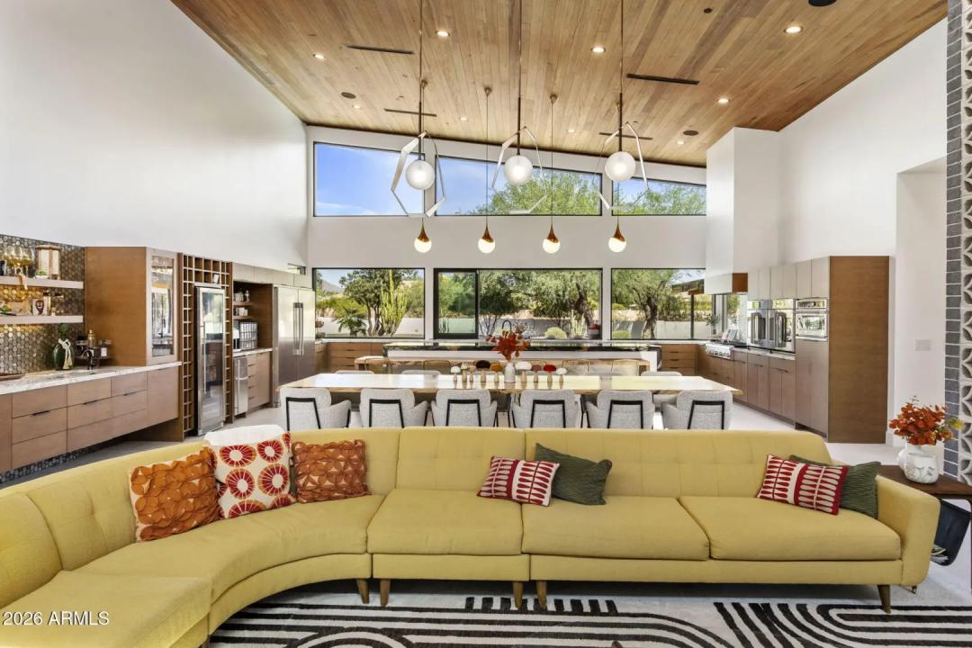 Real Estate Picture 10