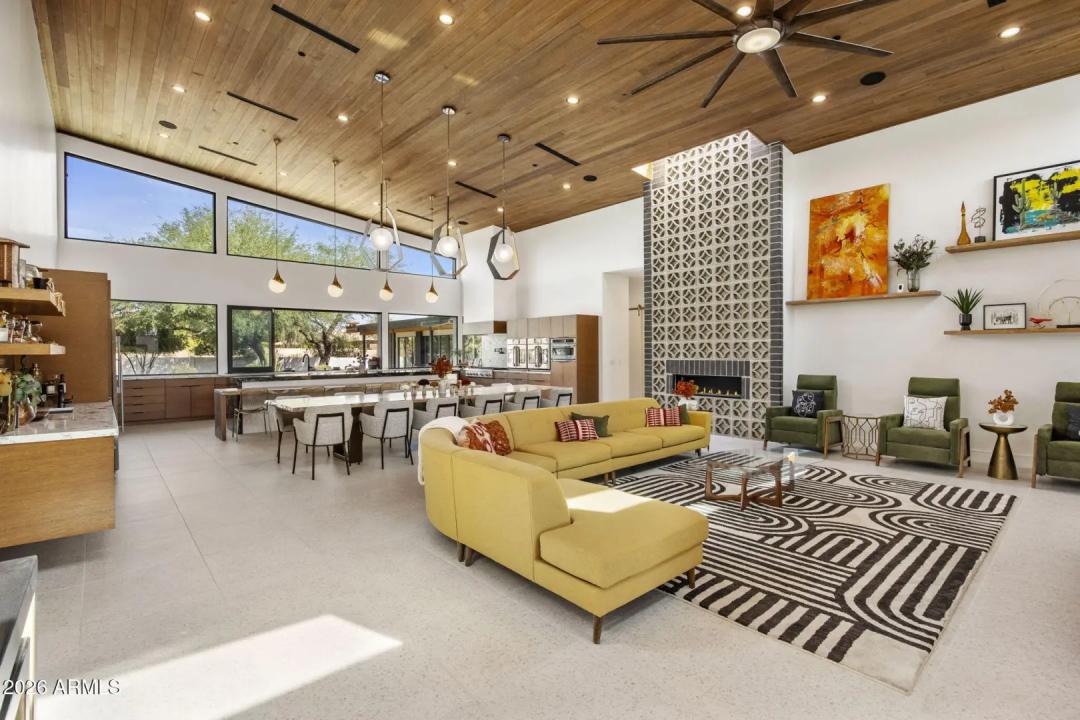 Real Estate Picture 8