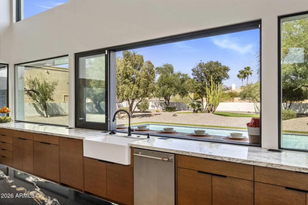 Real Estate Picture 16