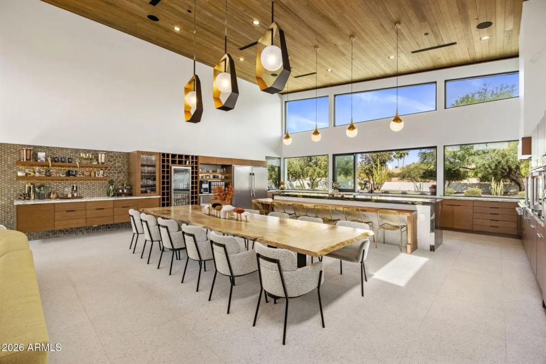 Real Estate Picture 12