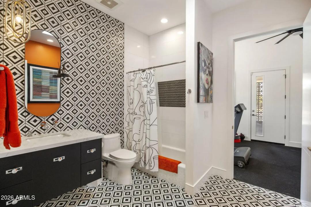 Real Estate Picture 33