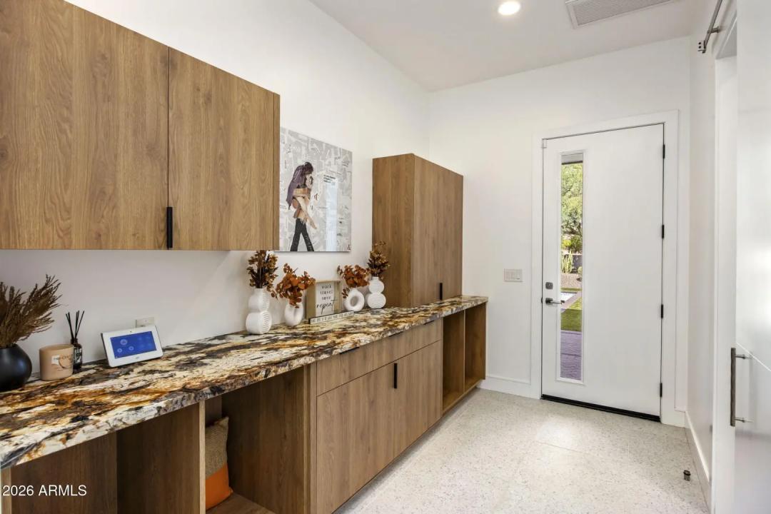 Real Estate Picture 37
