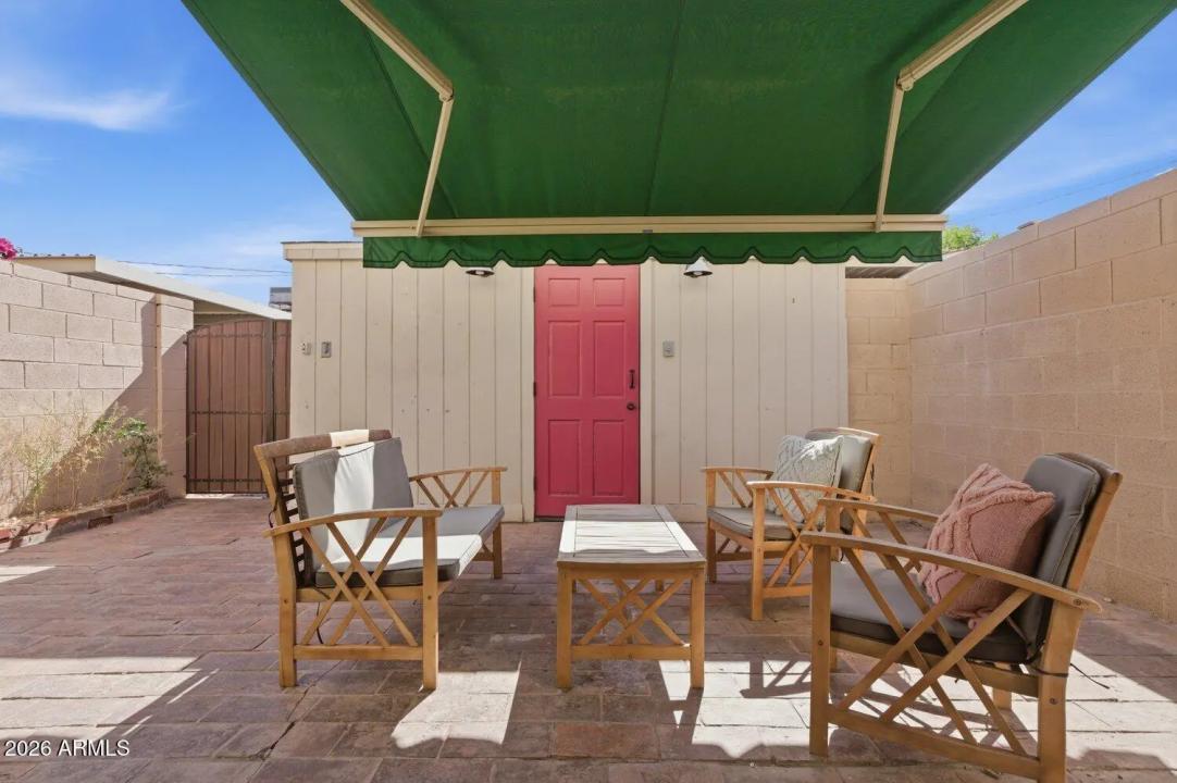 Real Estate Picture 18