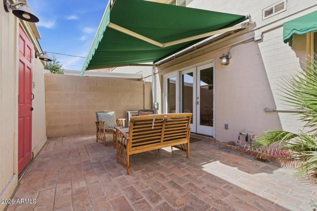 Real Estate Picture 17