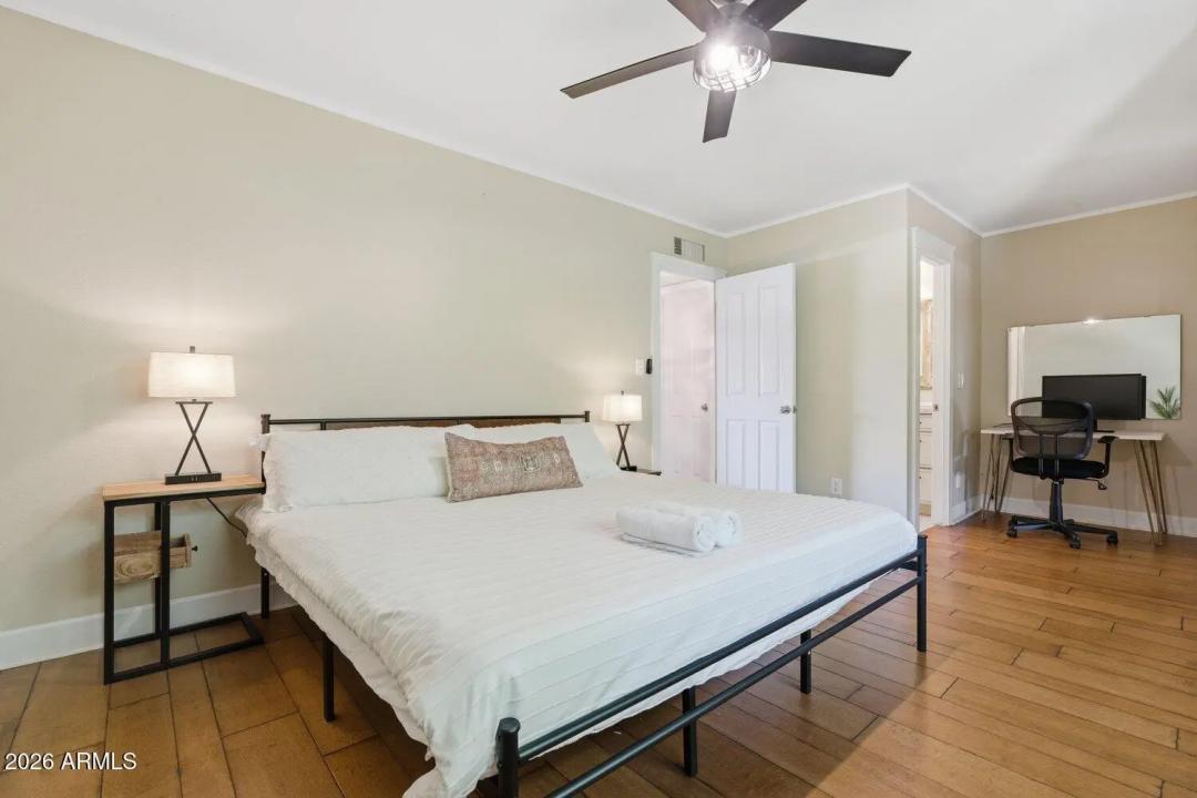 Real Estate Picture 11