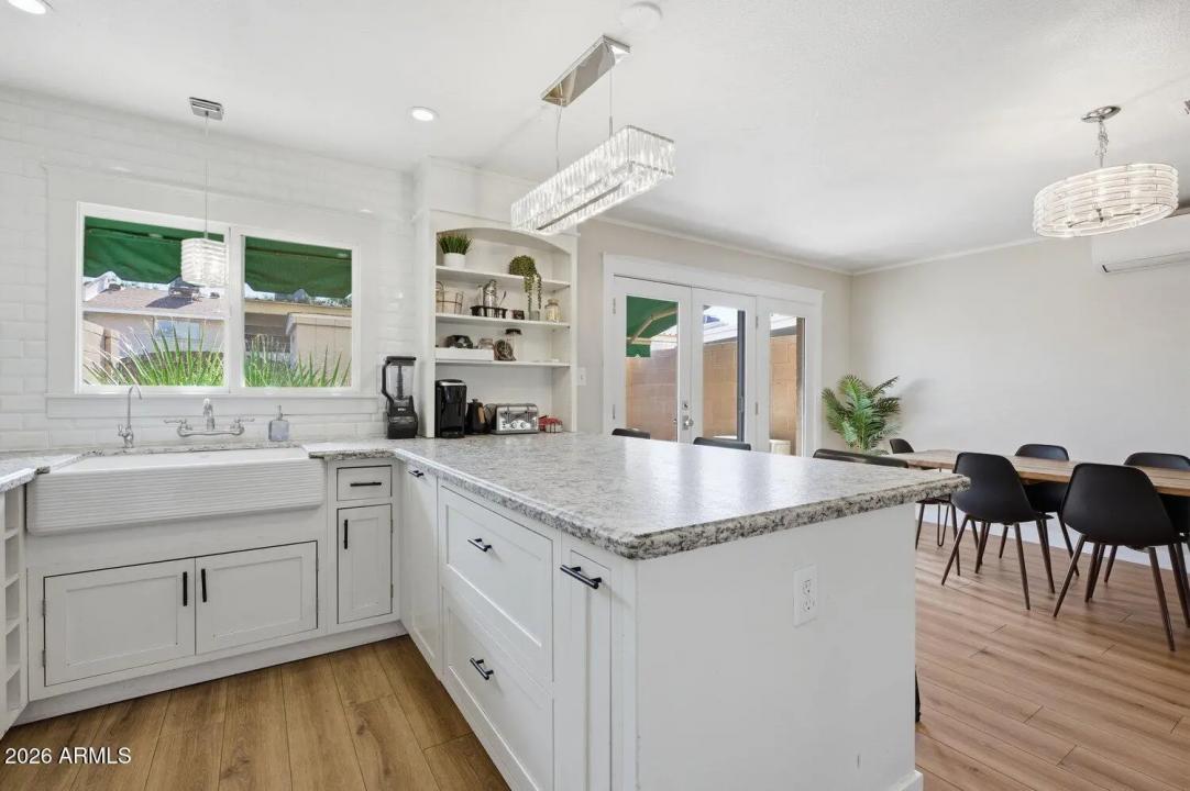 Real Estate Picture 3