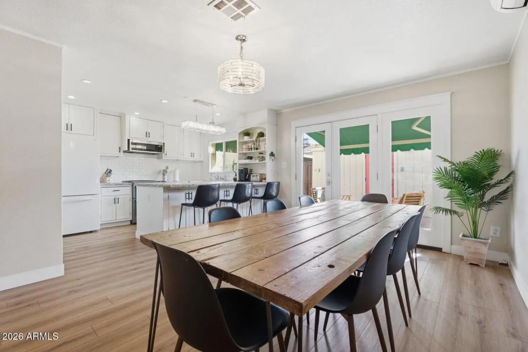 Real Estate Picture 7