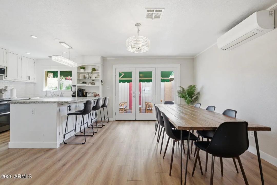 Real Estate Picture 8