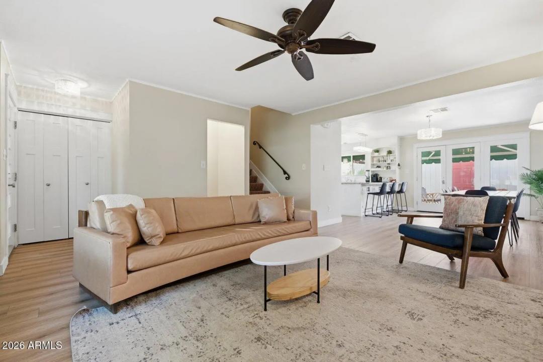 Real Estate Picture 9