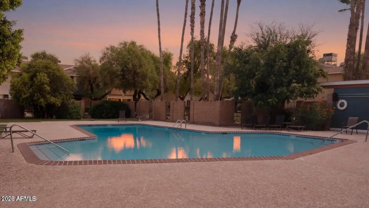 Real Estate Picture 15