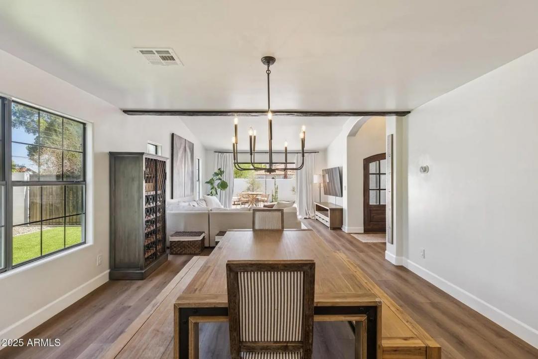 Real Estate Picture 7