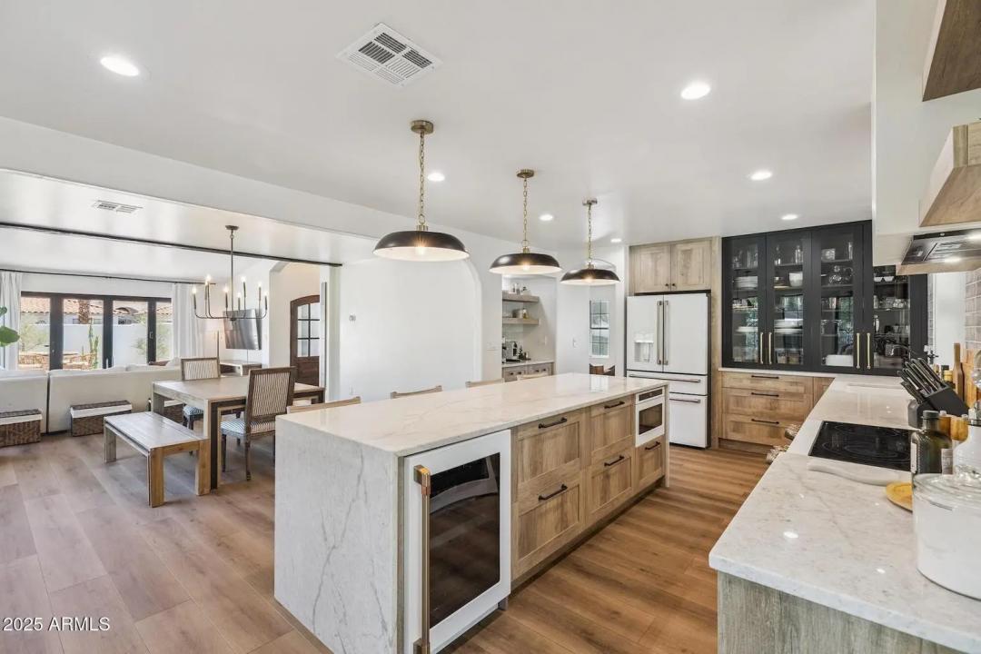 Real Estate Picture 8