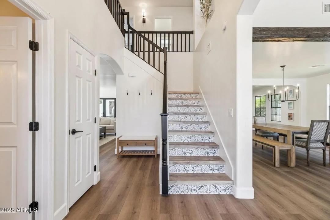 Real Estate Picture 17