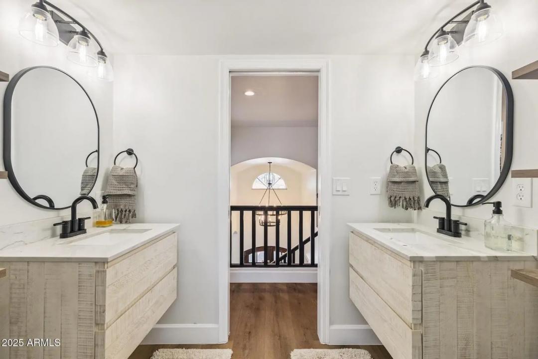 Real Estate Picture 24