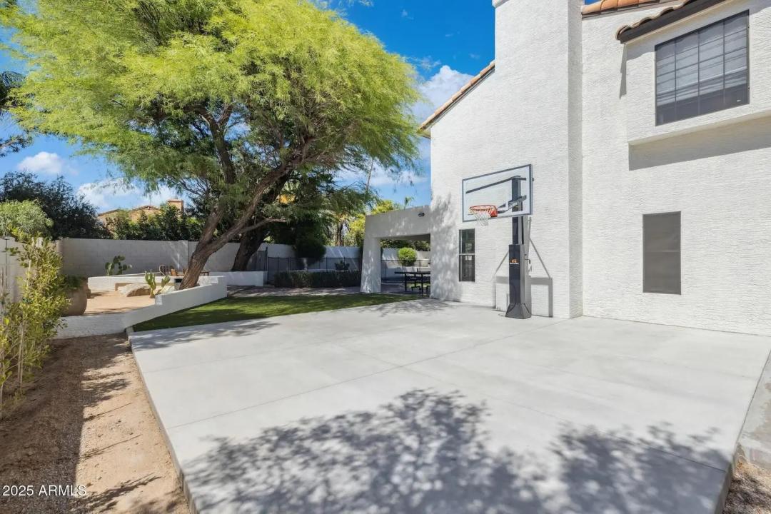 Real Estate Picture 26