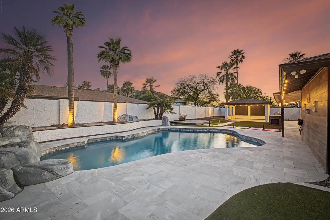Real Estate Picture 5
