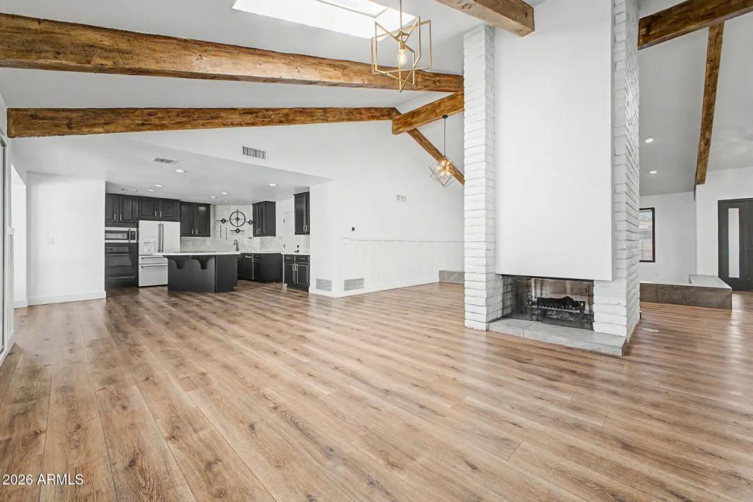 Real Estate Picture 10