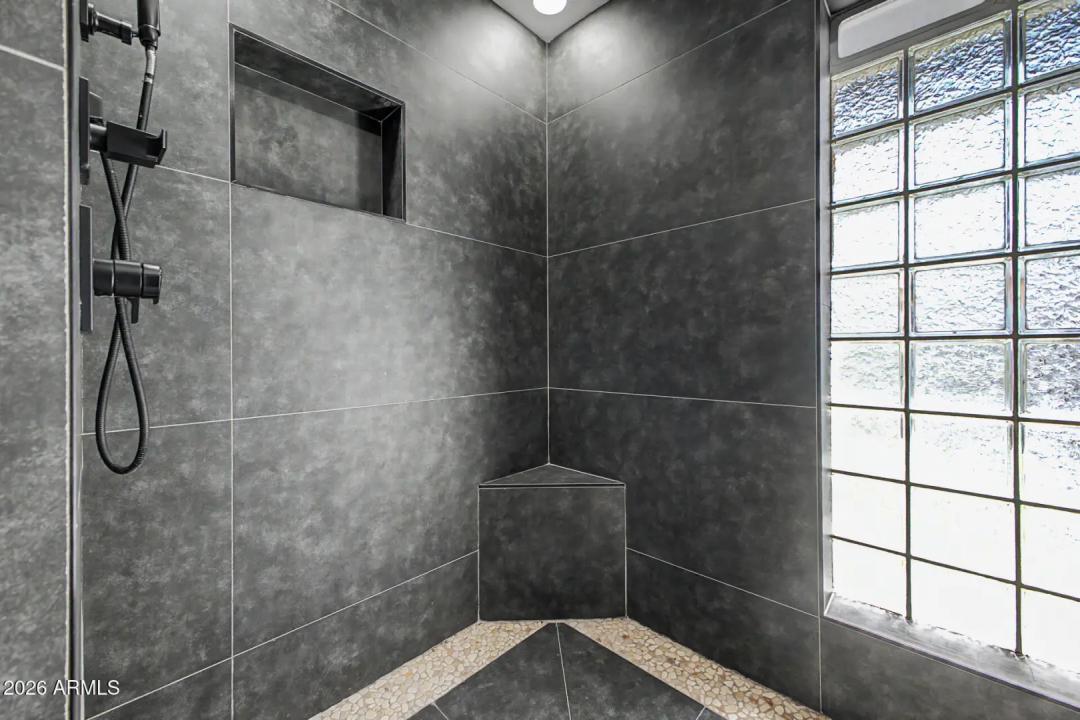 Real Estate Picture 23