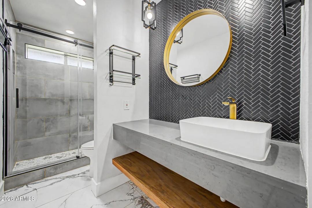 Real Estate Picture 26