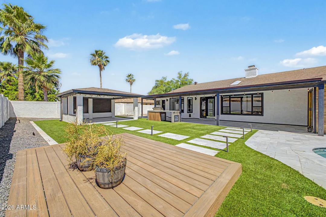 Real Estate Picture 30