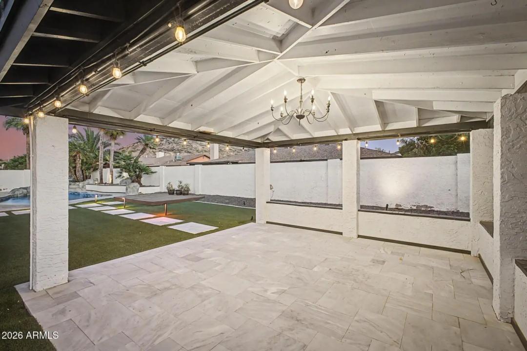 Real Estate Picture 9