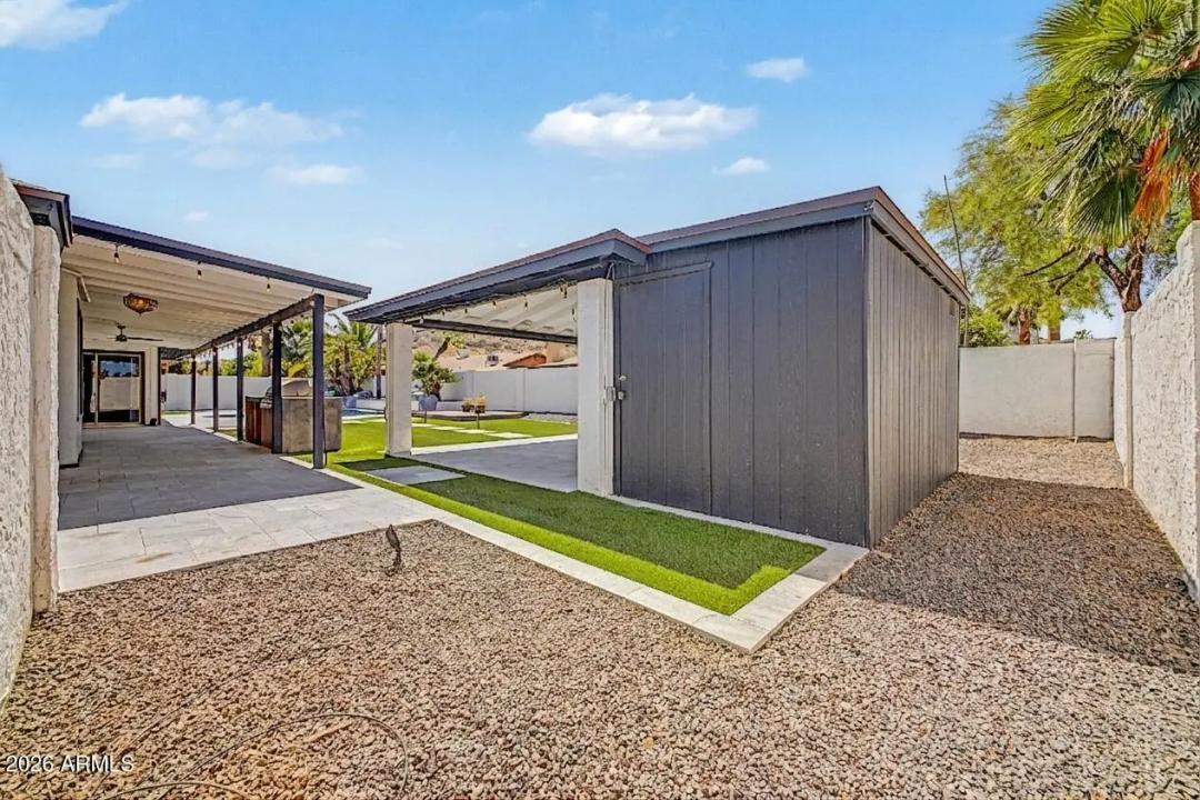 Real Estate Picture 32