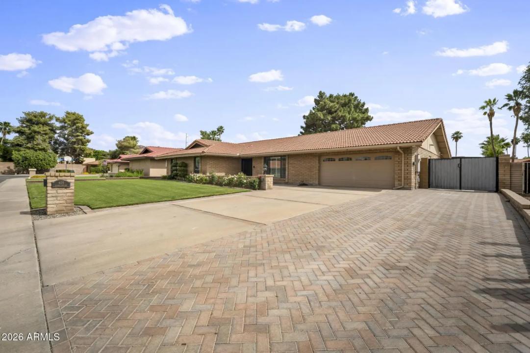 Real Estate Picture 1