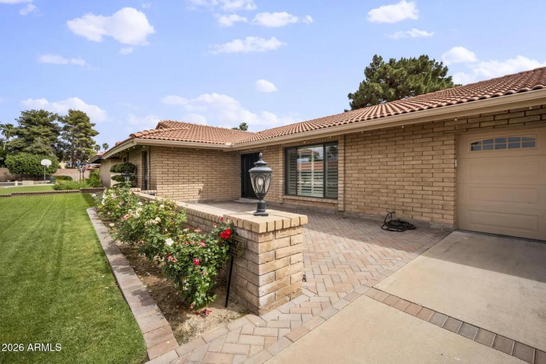 Real Estate Picture 6