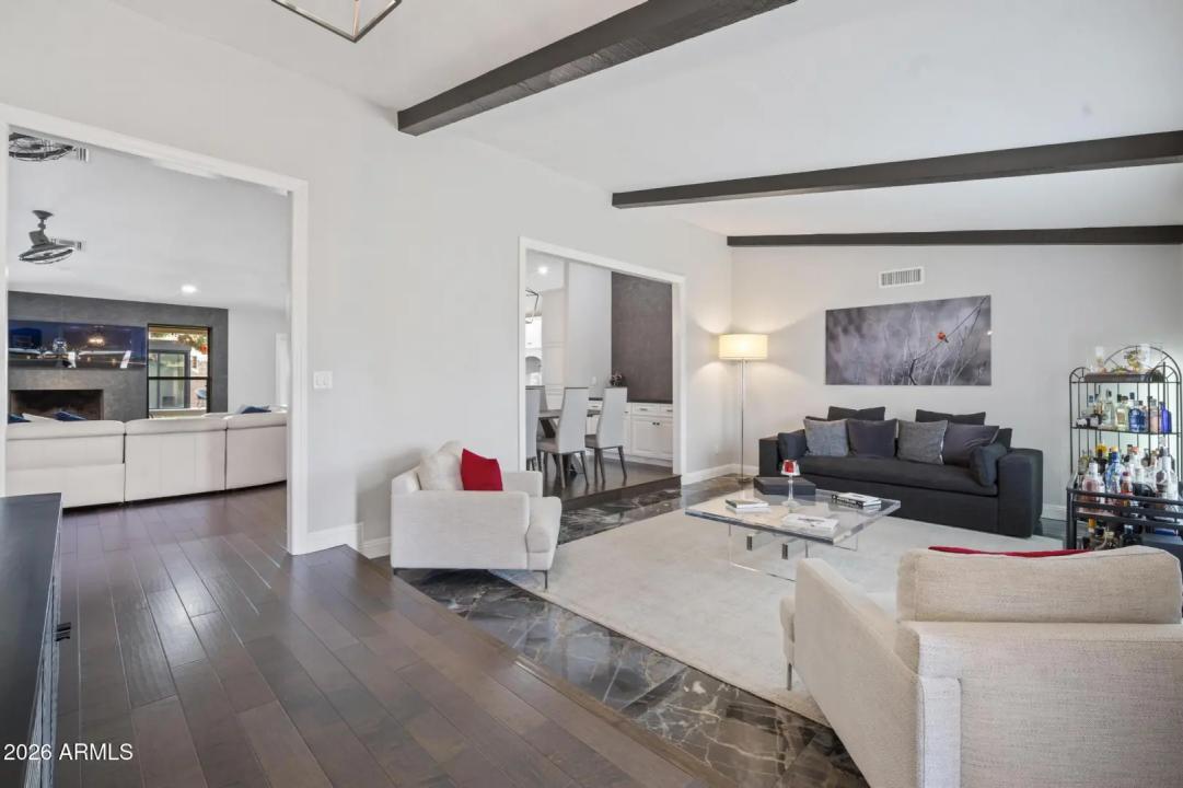 Real Estate Picture 7