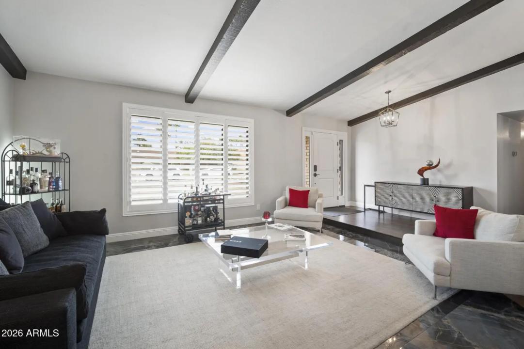 Real Estate Picture 11