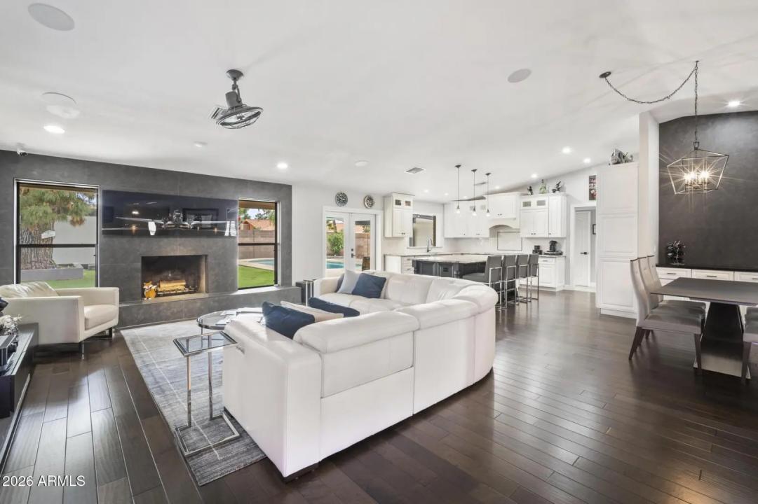 Real Estate Picture 14